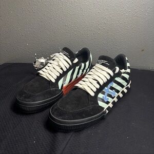 Size 11 - Off-White Vulc Sneaker Low Black Green